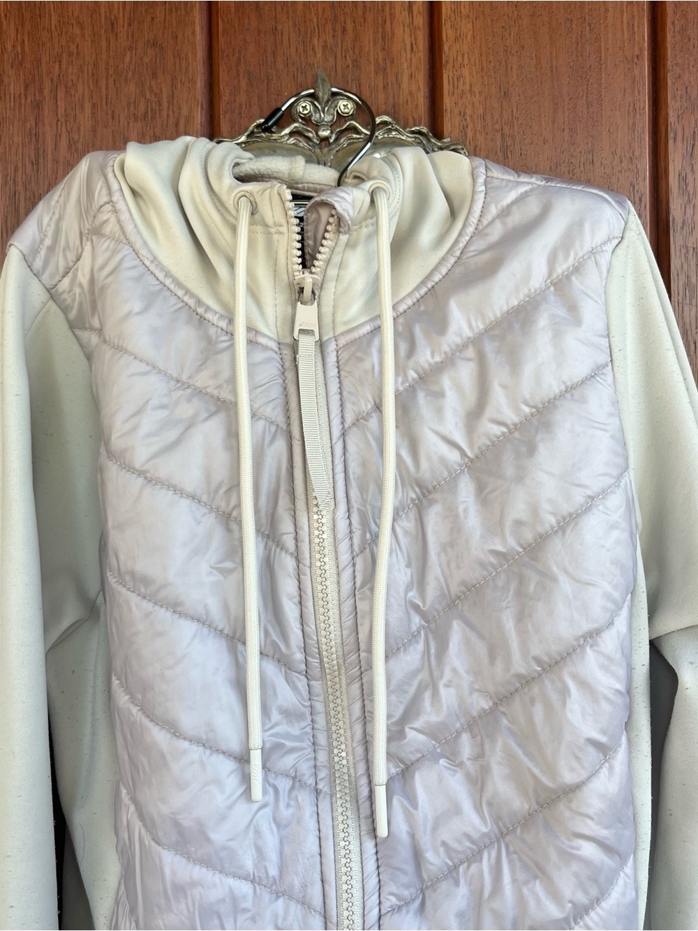 Women’s Avia Jacket - Picture 2 of 6